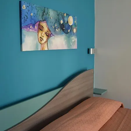 Good Night Moon Frühstückspension Crotone